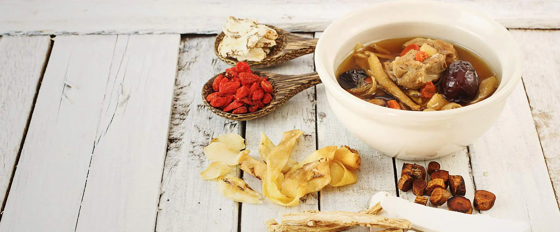 alimentazione stock image 131247938 pork rips clear soup with chinese medicine topbig jopt